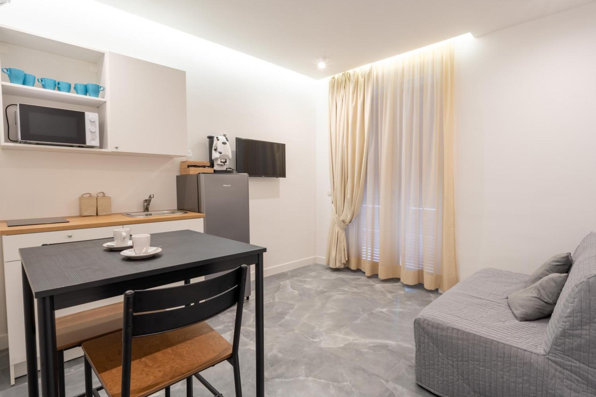 La Maison Di Tina Napoli Bagian luar foto