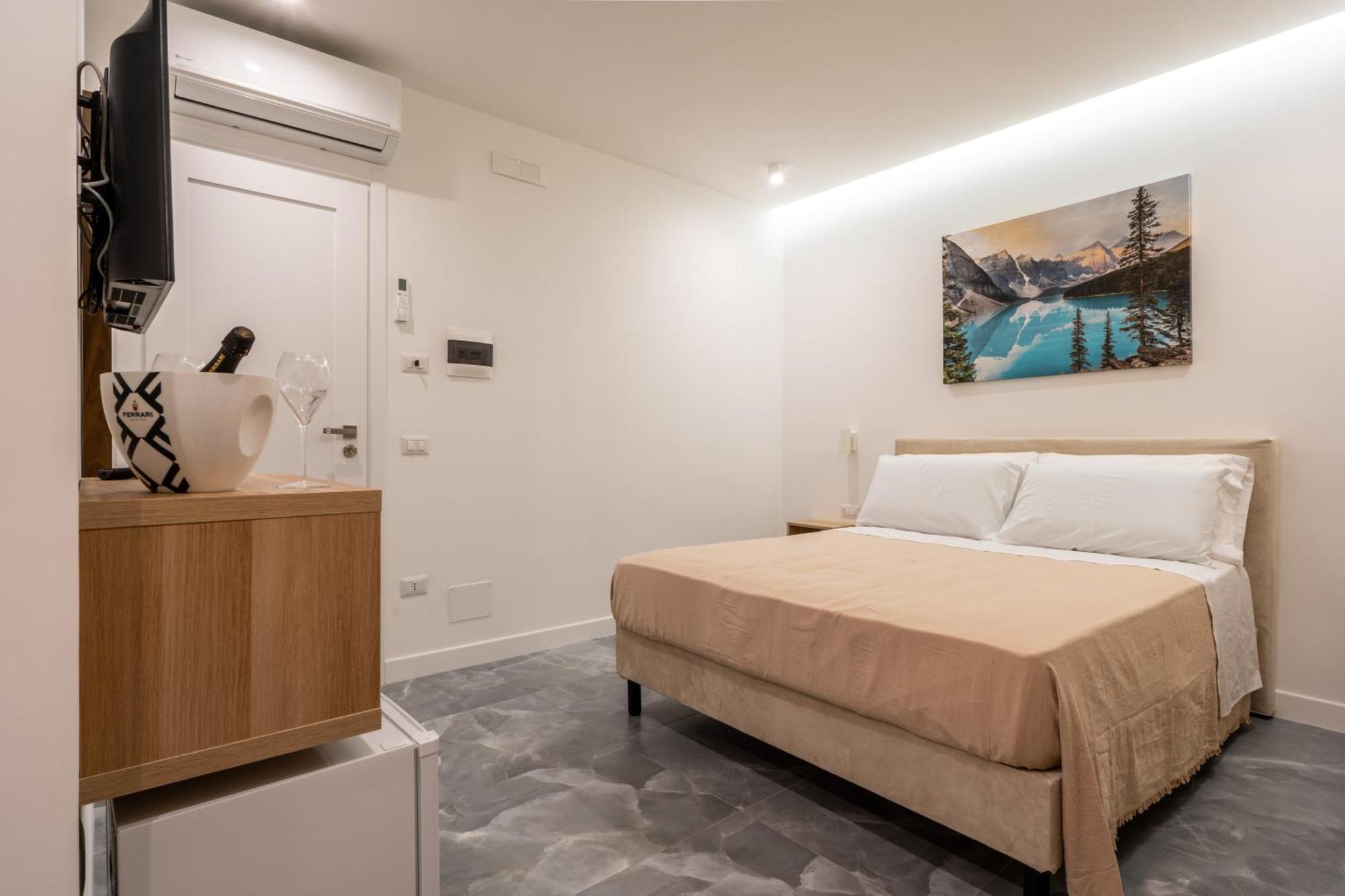 La Maison Di Tina Napoli Bagian luar foto