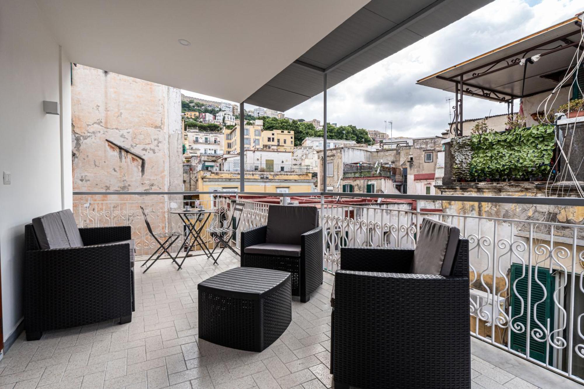La Maison Di Tina Napoli Bagian luar foto