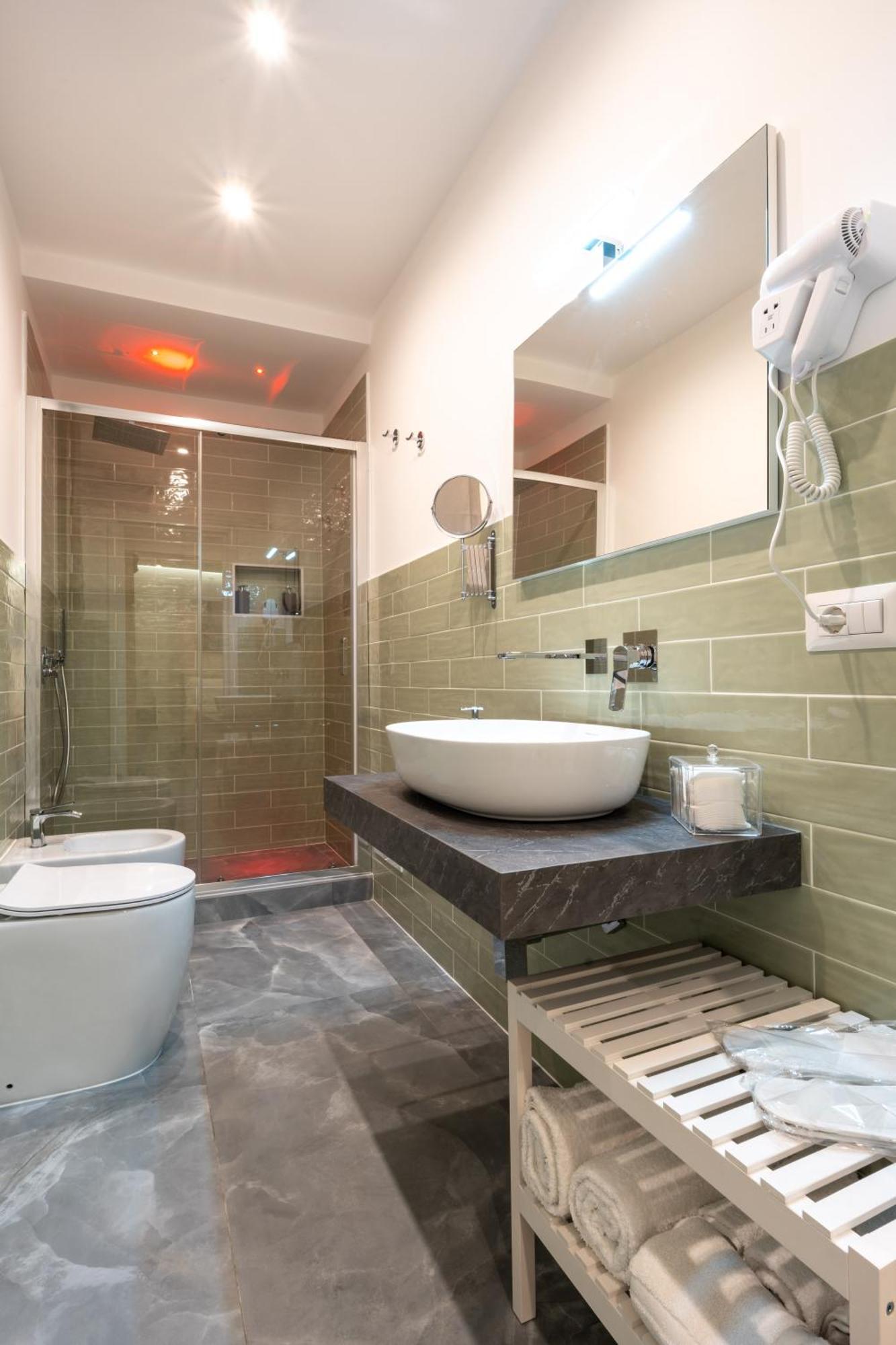 La Maison Di Tina Napoli Bagian luar foto
