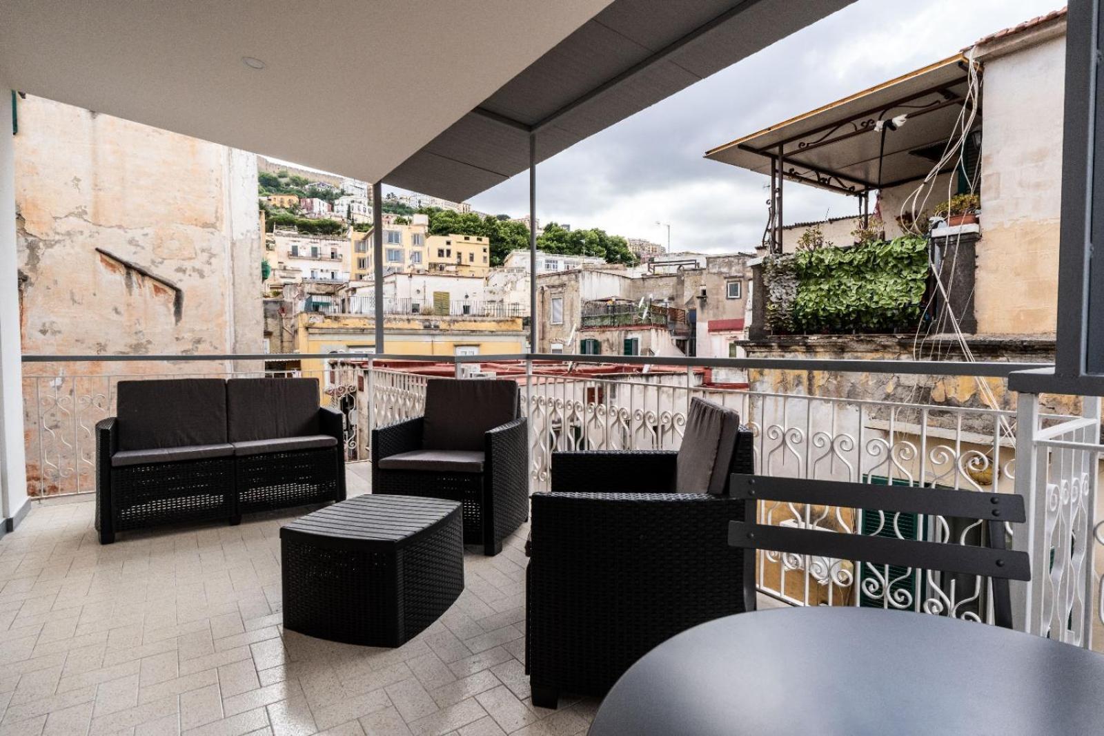 La Maison Di Tina Napoli Bagian luar foto